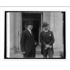   Minister Brun & Roald Amundsen at W.H., [10/21/25]