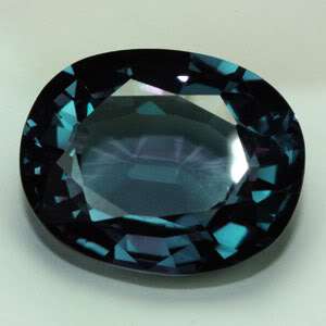 14.30 AWESOME RUSSIAN COLOR CHANGE ALEXANDRITE OVAL GEM  