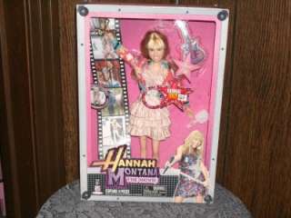 NEW DISNEY HANNAH MONTANA THE MOVIE DOLL 14 PC SET SINGS LETS GET 
