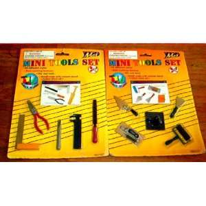  Miniature Builders and Metal Tool Sets (2) Toys & Games