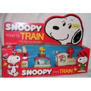  Older Peanuts Snoopy Wind Up Train: Toys & Games