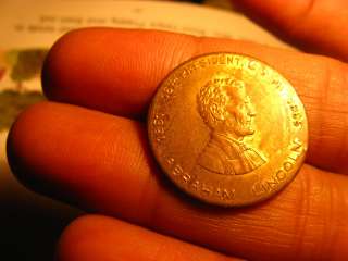ABRAHAM LINCOLN GOLD PLATED? TOKEN BEAUTIFUL PIECE TAG#E39  