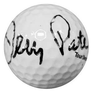  Jerry Pate Autographed / Signed Golf Ball Sports 