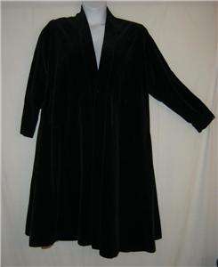 Vintage black velvet evening coat from Regensteins of Atlanta (no 