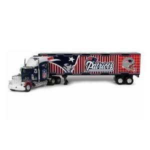  Collectibles New England Patriots 2005 Die Cast Tractor 