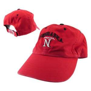    Zephyr Nebraska Cornhuskers Red Showdown Hat: Sports & Outdoors