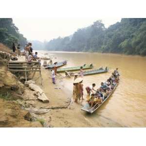  Crowded with Children Leaving for Week at School, Katibas River 