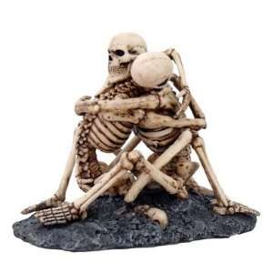  Love Never Dies Hugging Couple Skeleton Statue, 7.25 