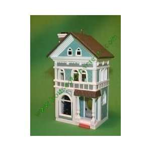   HOUSES   7TH   HOLIDAY HOME   HALLMARK ORNAMENT: Home & Kitchen