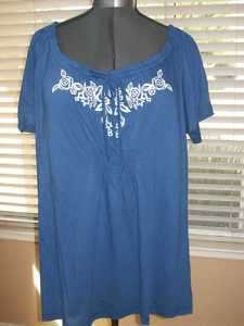 NEW Woman Plus Size Embroidered Avenue Top18/20  