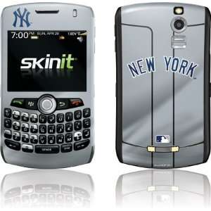  New York Yankees Alternate/Away Jersey skin for BlackBerry 