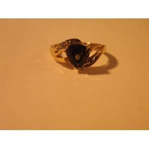  14K Gold Ring with Diamonds and Amethyst Stone. (Size 5 