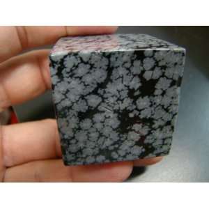    R0914 Snowflake Obsidian Cube 40 Mm Nice  