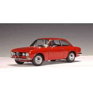  1967 Alfa Romeo 1750 GTV 1/18 Red: Toys & Games