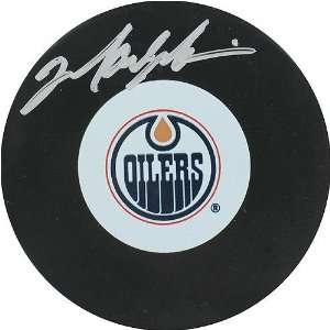 Mark Messier Oilers Autograph Puck