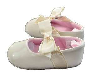 Vitamins Baby Infant Girls Off White Shiny Shoes Size 3/6M 6/9M 9/12M 