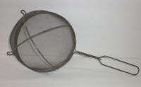 OLD LARGE WIRE MESH BOWL FLOUR SIFTER KITCHEN FOOD STRAINER WIRE TWIST 